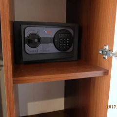 Гостиница AdlerOk Guest House сейф в номере