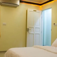 Отель Beverly Park Inn Мале комната для гостей фото 4