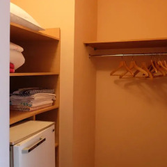 Отель Majori Guesthouse сейф в номере