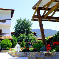Апартаменты Christaras Apartments
