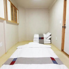 Отель Irang Hanok Guesthouse Южная Корея, Сеул - отзывы, цены и фото номеров - забронировать отель Irang Hanok Guesthouse онлайн сейф в номере