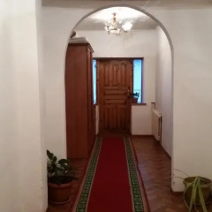 Отель Guest house Krasnii Zvetok Кыргызстан, Каракол - отзывы, цены и фото номеров - забронировать отель Guest house Krasnii Zvetok онлайн интерьер отеля