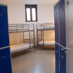 Pil Pil Hostel Madrid Кровать в общем номере с двухъярусной кроватью фото 2