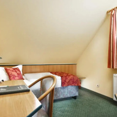 Hotel Landhaus Dierkow 3* Стандартный номер с различными типами кроватей фото 2
