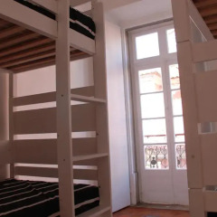 Surf in Chiado Hostel Кровать в общем номере с двухъярусной кроватью фото 2