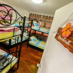 Moments in Bangkok Hostel питание