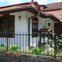 Отель A I Pak Doidoh Houses Болгария, Боженци - отзывы, цены и фото номеров - забронировать отель A I Pak Doidoh Houses онлайн балкон