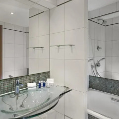 Отель Park Plaza Victoria London 4* Апартаменты с различными типами кроватей