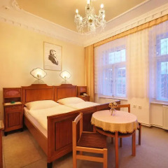 Отель Pension Amadeus 3* Стандартный номер с различными типами кроватей фото 2