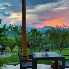 Отель B&B Verdi Colline Контрогуерра