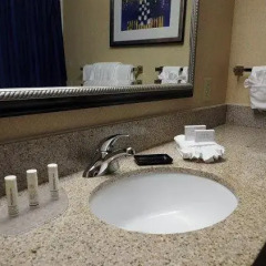 Отель Courtyard By Marriott Columbus West 3* Стандартный номер