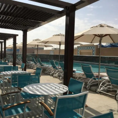 Отель Premier Inn Ibn Battuta Mall бассейн