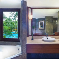 Отель The Laguna, a Luxury Collection Resort & Spa, Nusa Dua, Bali 5* Представительский люкс с различными типами кроватей фото 10