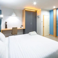 Отель Phoomjai House 3* Улучшенный номер с различными типами кроватей фото 15