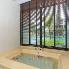 Отель Mai Khao Lak Beach Resort & Spa 4* Люкс повышенной комфортности с различными типами кроватей фото 18