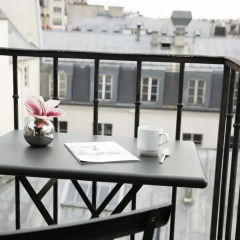 Отель Hôtel Jacques De Molay балкон