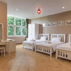 Отель Feung Nakorn Balcony Rooms and Cafe 3* Стандартный номер с различными типами кроватей фото 2