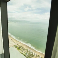 Апартаменты Beach Front Apartment пляж