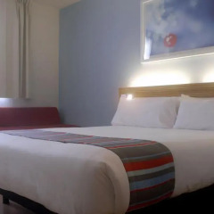 Отель Travelodge Barcelona Poblenou Стандартный номер с различными типами кроватей фото 14