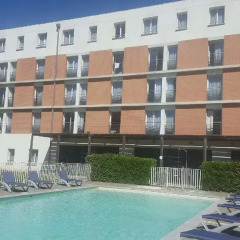 Отель Zenitude Hôtel-Résidences Toulouse Métropole Франция, Тулуза - отзывы, цены и фото номеров - забронировать отель Zenitude Hôtel-Résidences Toulouse Métropole онлайн бассейн фото 3