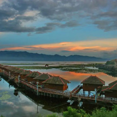 Hupin Hotel Khaung Daing Village Resort пляж