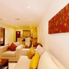 Апартаменты Two Bedrooms Holiday Apartment комната для гостей фото 2