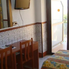 Отель Univers Hotel Испания, Курорт Росес - отзывы, цены и фото номеров - забронировать отель Univers Hotel онлайн комната для гостей фото 5