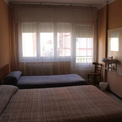 Отель Hostal Cal Siles Испания, Эль-Прат-де-Льобрегат - отзывы, цены и фото номеров - забронировать отель Hostal Cal Siles онлайн комната для гостей фото 5
