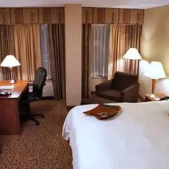 Отель Hampton Inn & Suites Columbus - Downtown 2* Стандартный номер с различными типами кроватей фото 2