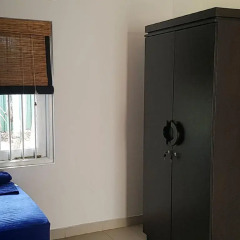 Отель Hangover Hostels Seeduwa Стандартный номер с двуспальной кроватью (общая ванная комната)