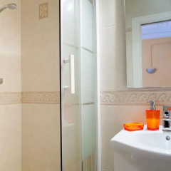 Отель Hostal Pensio 2000 ванная