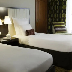 Renaissance Brussels Hotel 4* Стандартный семейный номер с двуспальной кроватью