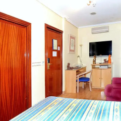 Отель CH Plaza D'Ort Rooms Madrid Стандартный номер с различными типами кроватей фото 2