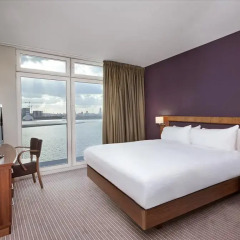 Отель DoubleTree By Hilton London Excel 4* Люкс с различными типами кроватей