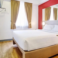 Отель Red Planet Amorsolo 3* Стандартный номер с различными типами кроватей фото 4