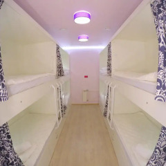 Гостиница HQ Hostelberry Кровать в женском общем номере с двухъярусной кроватью фото 7