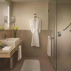 Traders Hotel Qaryat Al Beri Abu Dhabi, by Shangri-la 4* Улучшенный номер с различными типами кроватей