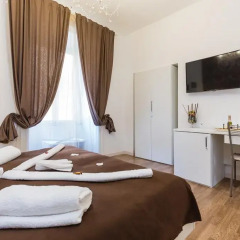 Отель Rione Monti Suites Стандартный номер с двуспальной кроватью фото 14