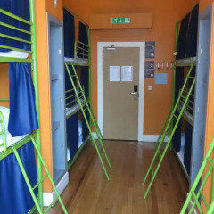 Отель Home Brighton Backpackers Кровать в общем номере с двухъярусной кроватью фото 7