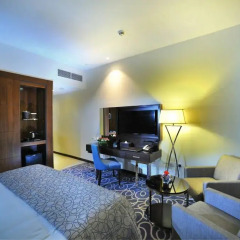 Отель Ramada Corniche 4* Номер Делюкс фото 4