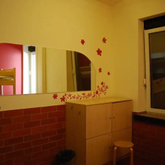 Jopi Hostel Стандартный номер с 2 отдельными кроватями (общая ванная комната)