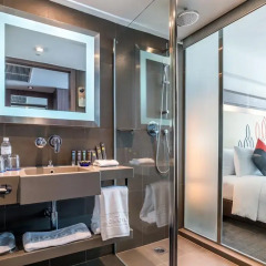 Отель Novotel Bangkok Silom Road 4* Улучшенный номер с различными типами кроватей фото 5
