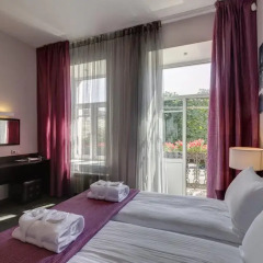Мини-отель MaryHotel Улучшенный номер с двуспальной кроватью фото 3