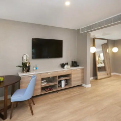 Отель DoubleTree By Hilton London Excel 4* Люкс повышенной комфортности с различными типами кроватей