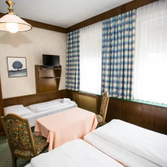 Hotel Hadrigan 3* Стандартный номер с двуспальной кроватью фото 4