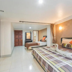 Отель Living Room Guesthouse & Cafe Bar комната для гостей фото 5