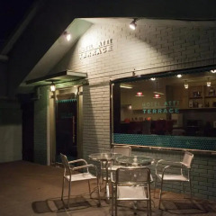 Отель Atti Guesthouse гостиничный бар