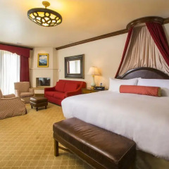 Отель The Arrabelle at Vail Square, A RockResort 5* Улучшенный номер с различными типами кроватей