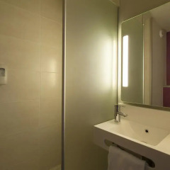 B&B Hotel Lyon Caluire Cité Internationale 3* Стандартный номер с различными типами кроватей фото 4