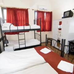 Отель Rentrooms Thessaloniki 3* Кровать в мужском общем номере фото 5